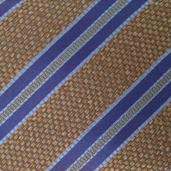 NWT Jos A. Bank Reserve Brown/Blue Silk Stripe Tie - Picture 7 of 10